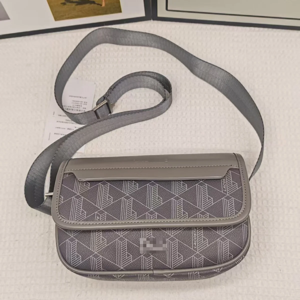 Nieuwe retro geprinte messenger tas voor heren, PU casual trend schoudertas met klep, modieuze opbergtas voor jongens, werkschoudertas