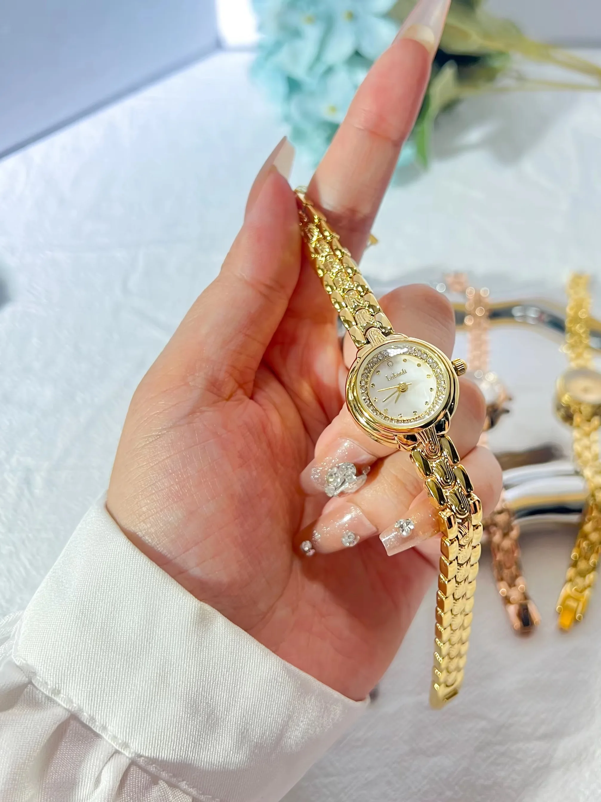 New fashion light luxury trend all-match exquisite small women's watch quartz watch ladies watch luxury highquality women's gift