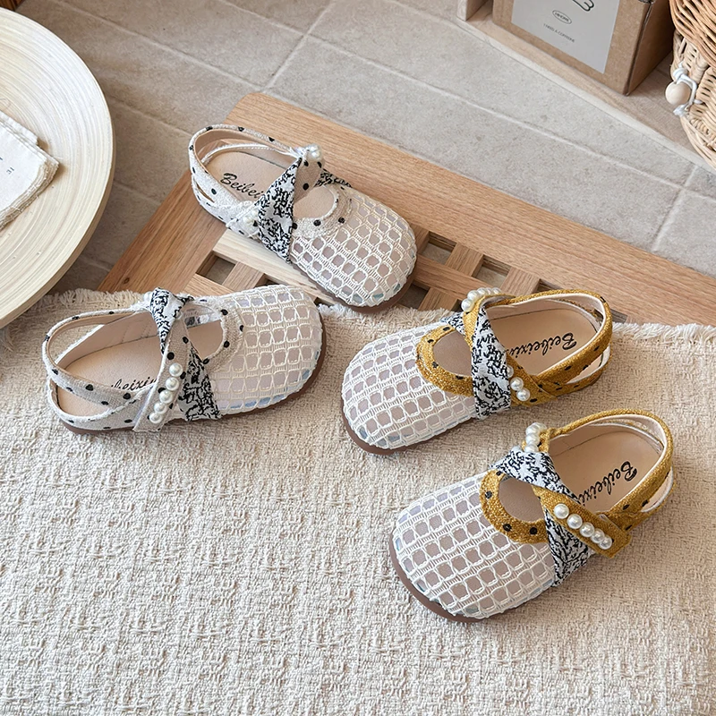 

Toddler Girls Floral Print Strap Sandals 2026 New Summer Kids Mesh Beach Sandals Soft Sole Trendy Princess Party Wedding Shoes