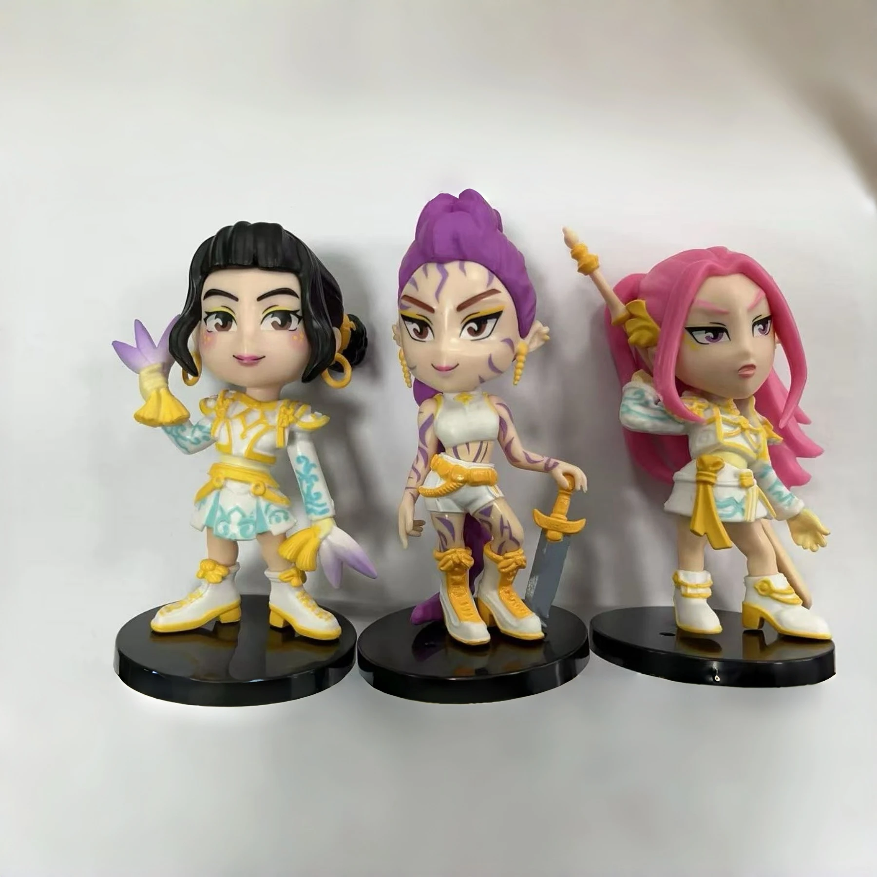 2027 Hot Kpop Devil Hunter Rumi Zoe Mira Anime Polyvinylchlorid Charaktersammlung Desktop-Schmuckstücke Kindergeschenk