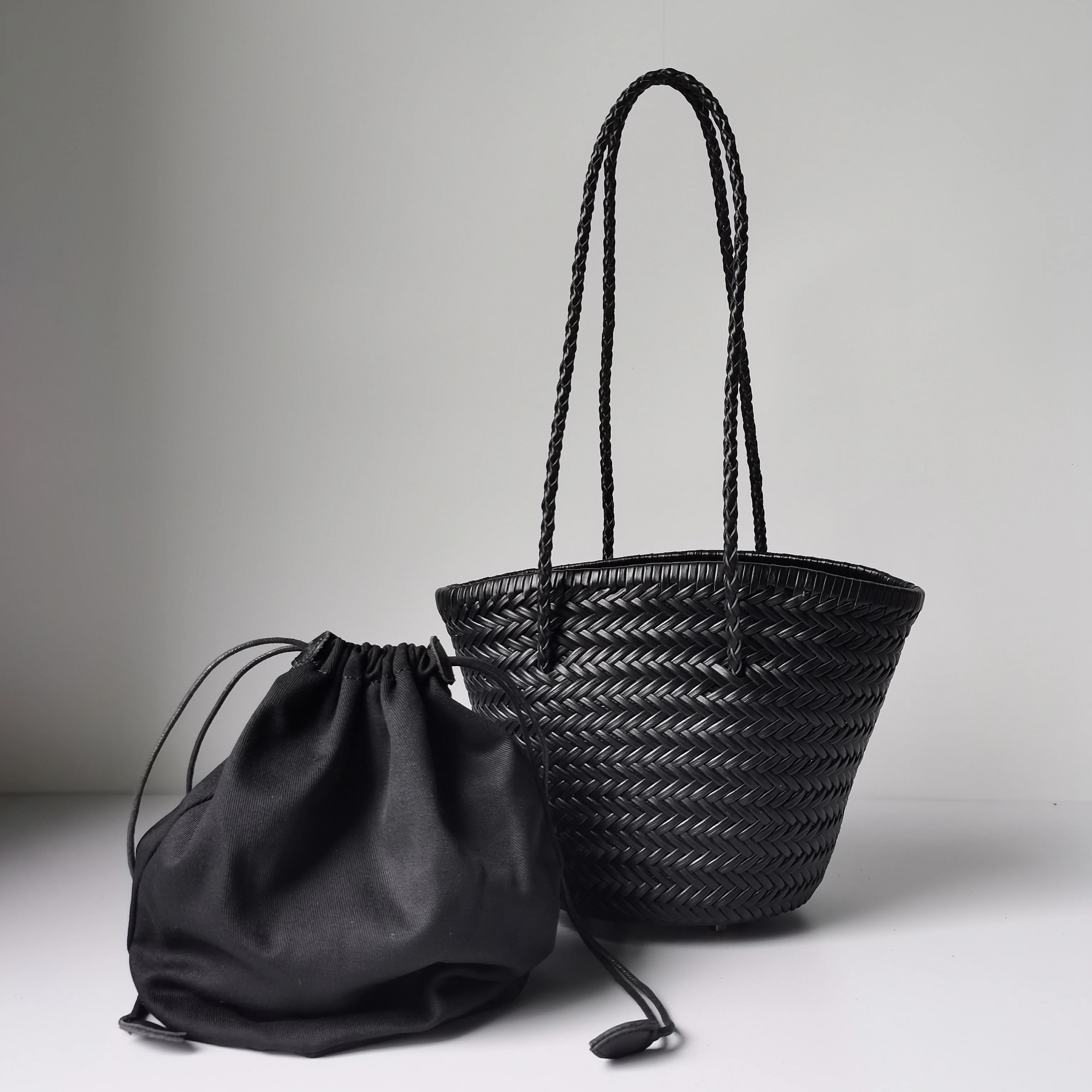 

retro women's bag two-layer cowhide hand-woven vegetable basket bag casual travel beach bag one-shoulder bucket bag personalized