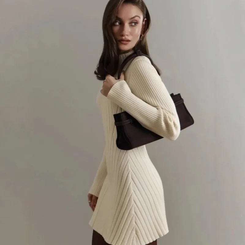 

Платья Новые облегающие трикотажные платья с длинными рукавами Низ с высоким воротником Однотонные однотонные цвета Изысканный простой темперамент