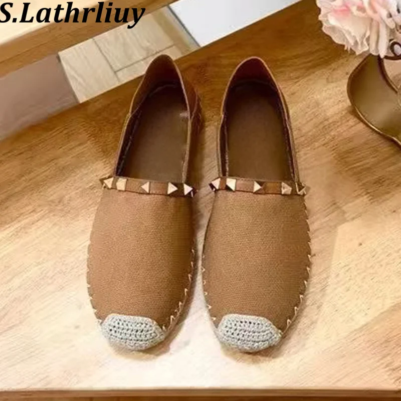 

Women's New Spring Autumn Rivet Decoration Flat Shoes Round Toe Shallow Mouth Lazy Loafers Leisure Vacation Walking Shoes Unisex