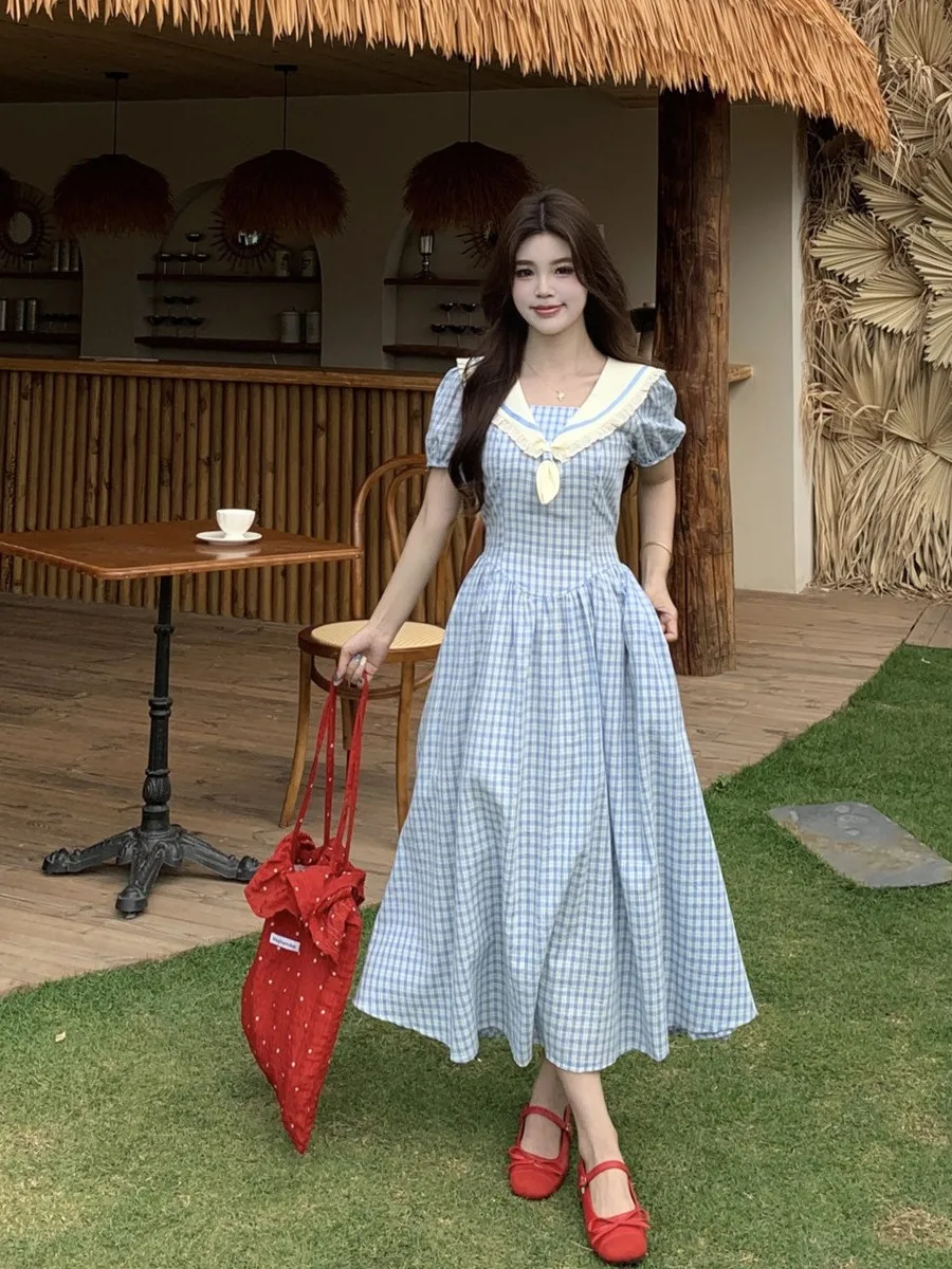 

Женское летнее платье больших размеров, новая модель, А-силуэт, с пышными рукавами, воротником-матроской, сине-белое в клетку, в школьном стиле, миди.