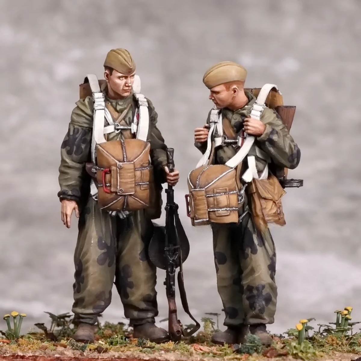 

Модель солдата из смолы 1/35 GK - Российская десантная пулеметная команда - набор для самостоятельной сборки и покраски - 1137R