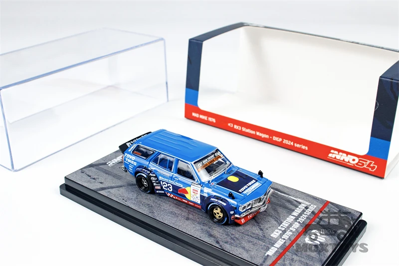 INNO 1:64 MAD MIKE 1976 RX3 스테이션 왜건 D1GP 2024 블루 # 23개의 다이캐스트 모형 자동차