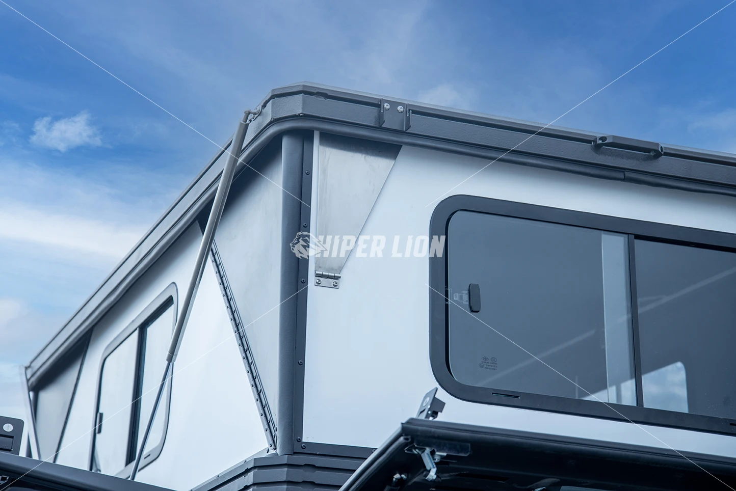 Hiperlion Factory Rooftop Aluminum Hard Shell Tent Pickup Truck Travel Four-Season Quick Automatic Opening Sturdy Durable Large