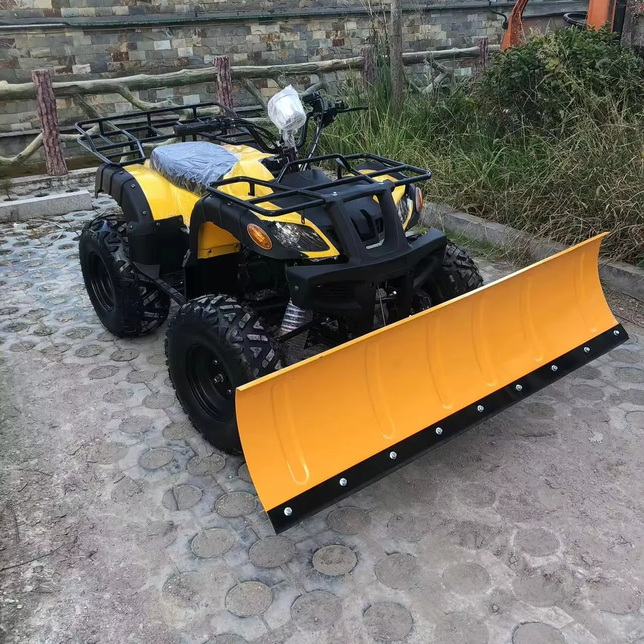 Winter Four-Wheel Drive  Snowplow Beach Car Inspired Ride-On Garden Snow Sweeper for Clearing Snow