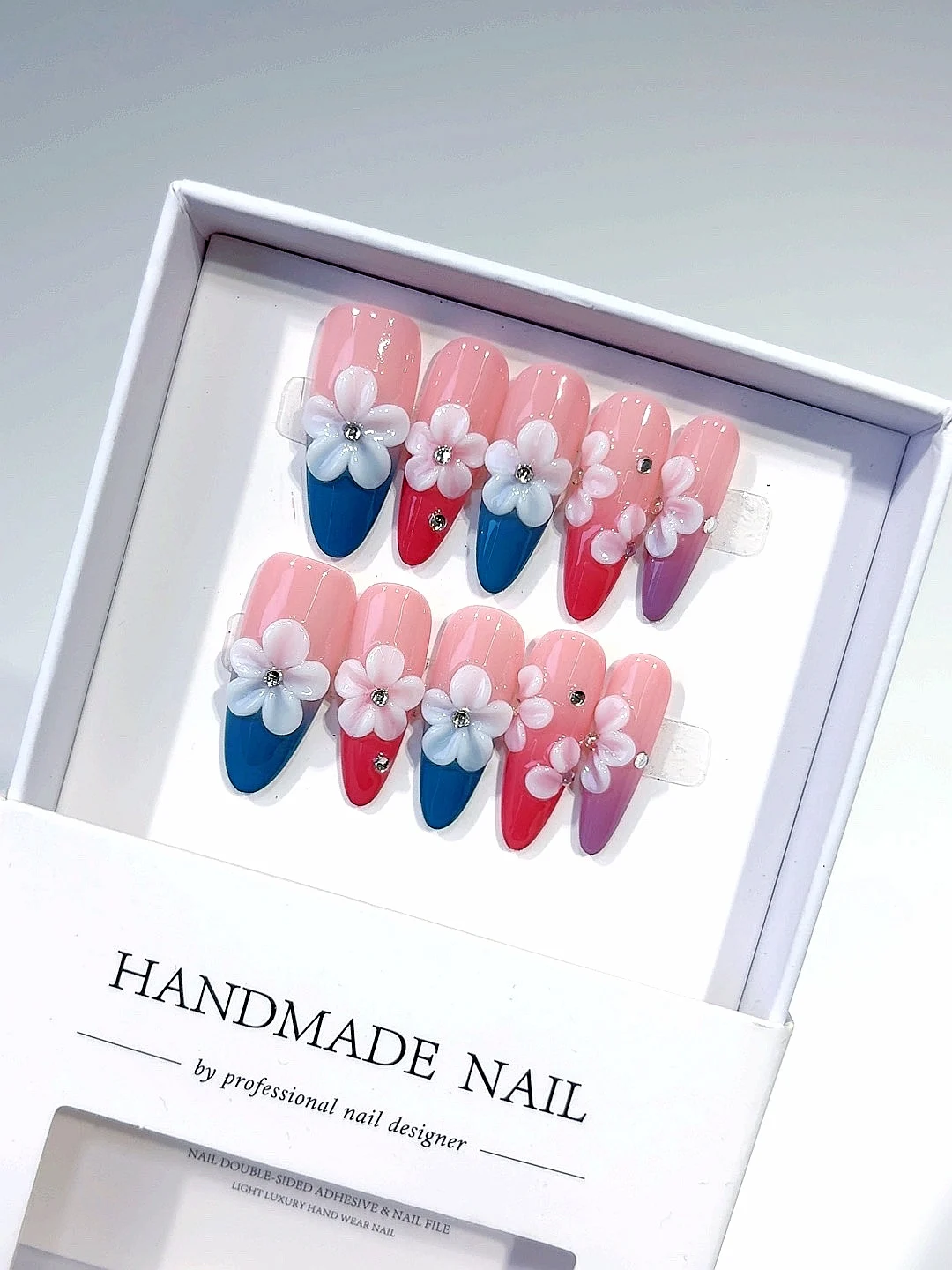 

Multi-Color Small Diamond Three-Dimensional Carving Gradient Art Fashionable Wearable Nail Art (K035)