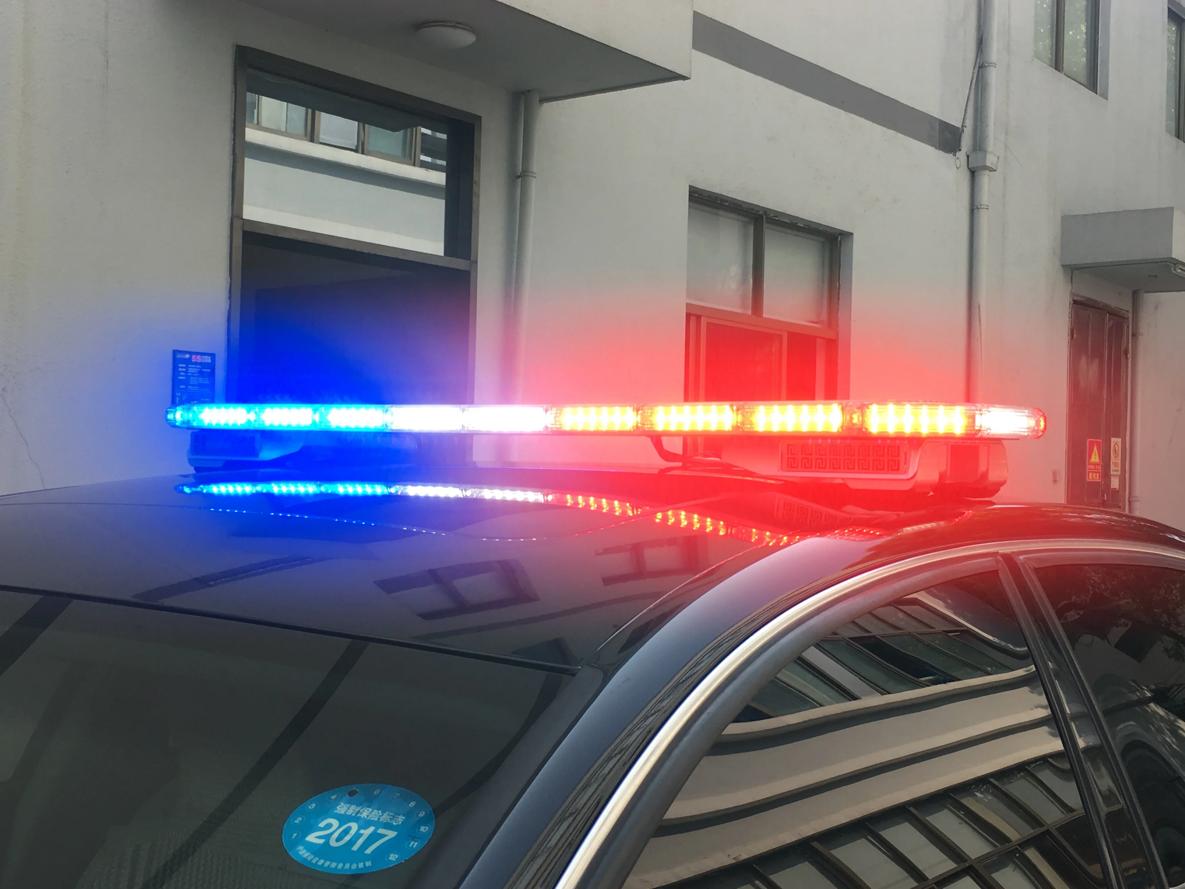 Senken Car Roof Top Warning Light Bars Linear R65 Ultra Thin Built-in Siren Traffic Warning LED Lightbar With Bracket