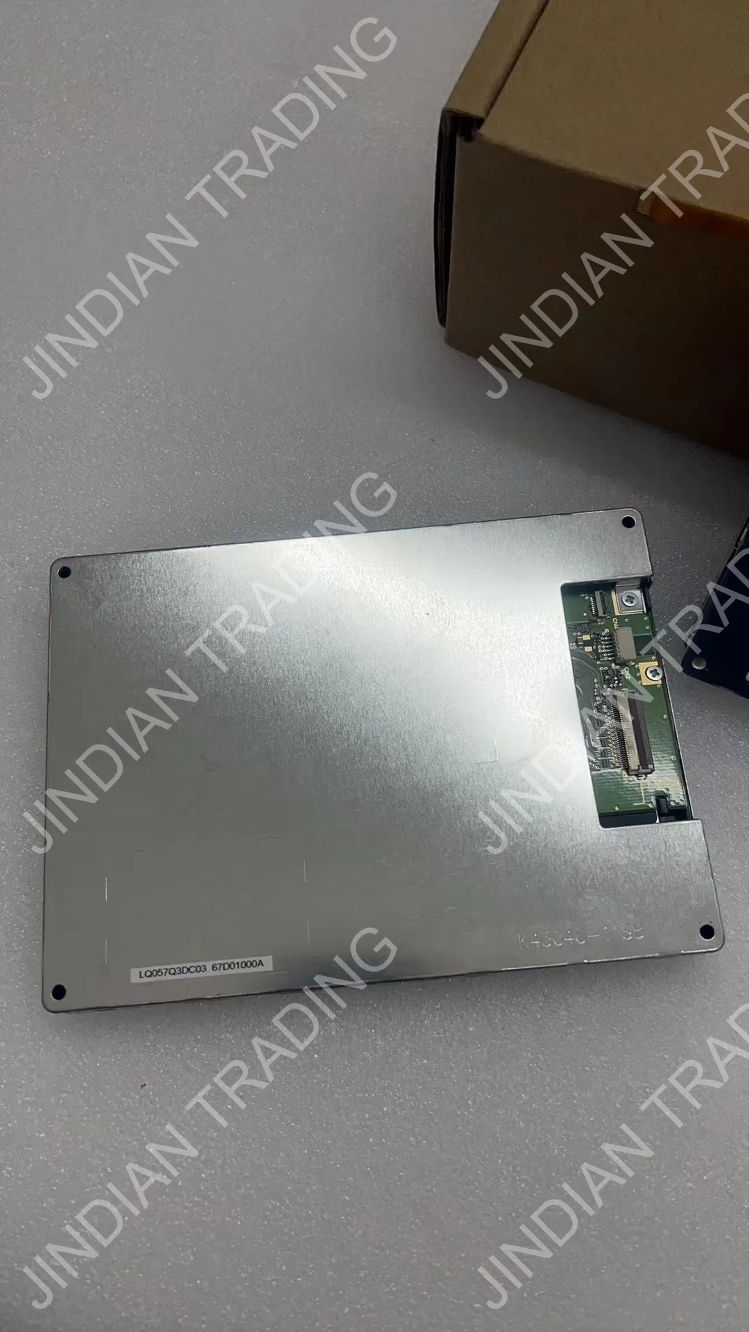 

5.7-inch LQ057Q3DC03 LCD screen 320 * 240 500cd/m ² Free shipping for RGB 33Pin display screen