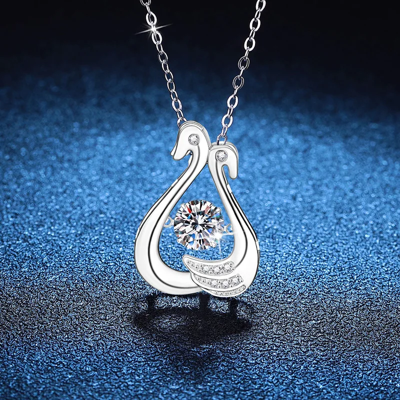 

PT950 Platinum Inlaid 1-carat Moissanite Pendant with A Lively Mandarin Duck Heart, Diamond Collarbone Chain, PT950 Imprint