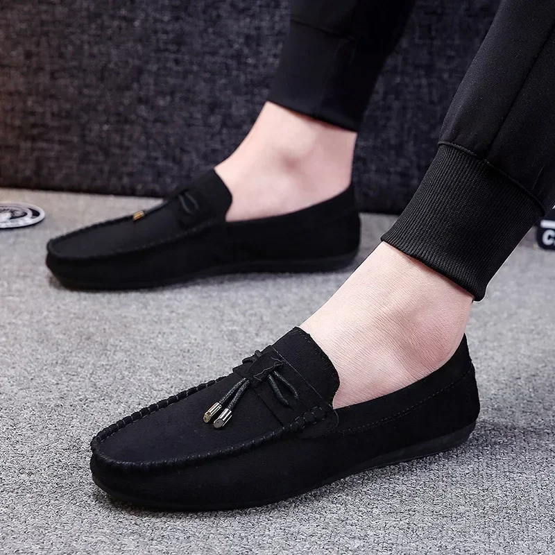 Men Casual Shoes Fashion Male Shoes Suede Soft Men Loafers Leisure Moccasins Slip On Men\'s Driving Shoes Black Red Man Lazy Shoe