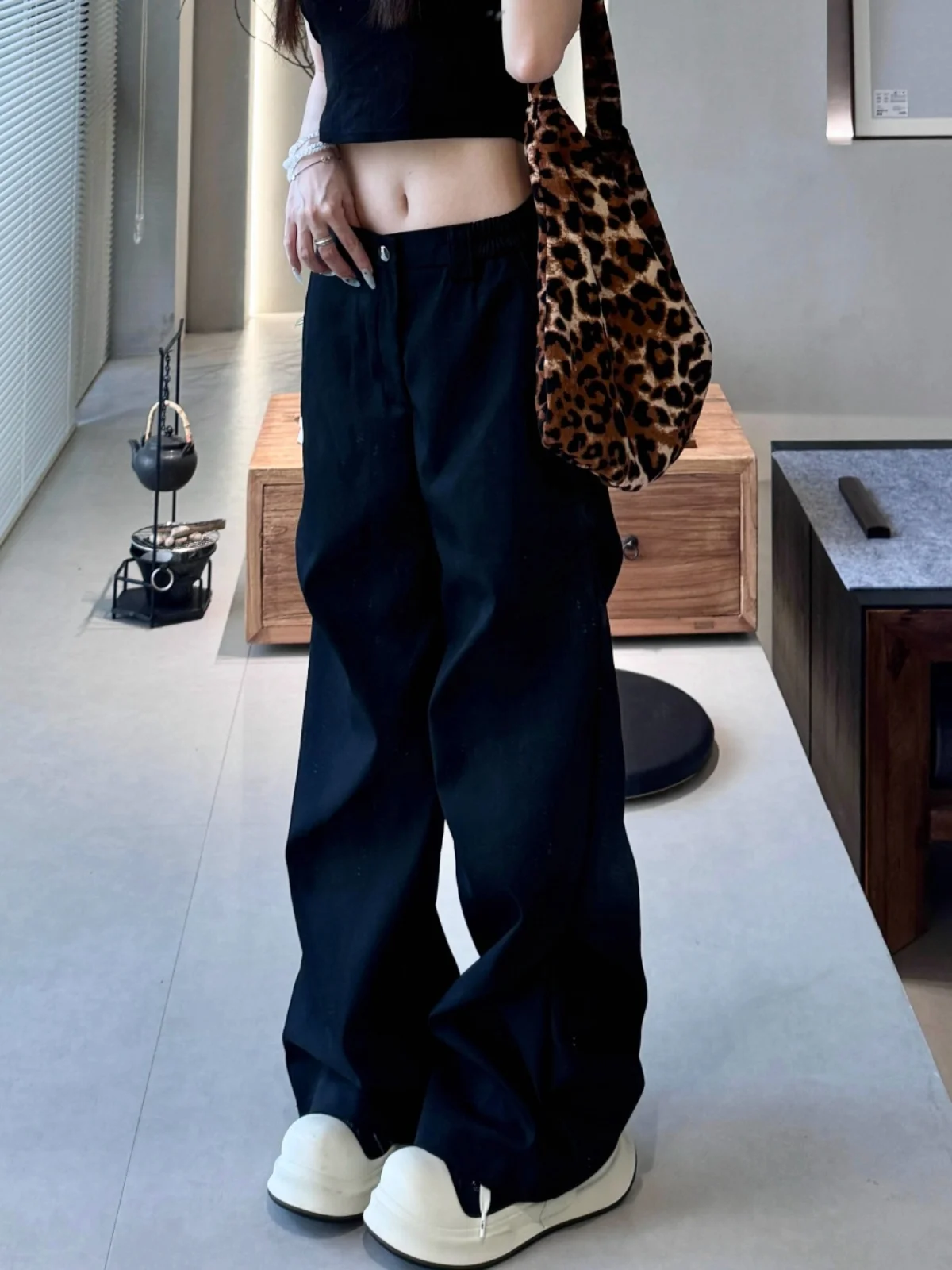 Retro American High Street Design Casual Black Wide Leg Pants Men's Loose Loose Jeans Couple's Micro Flared Trousers