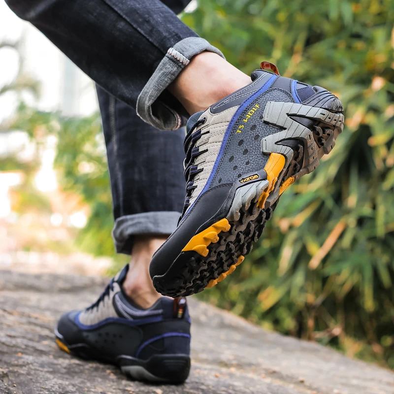 High quality outdoor hiking shoes for couples, waterproof hiking shoes, anti slip and wear-resistant, river tracing shoes