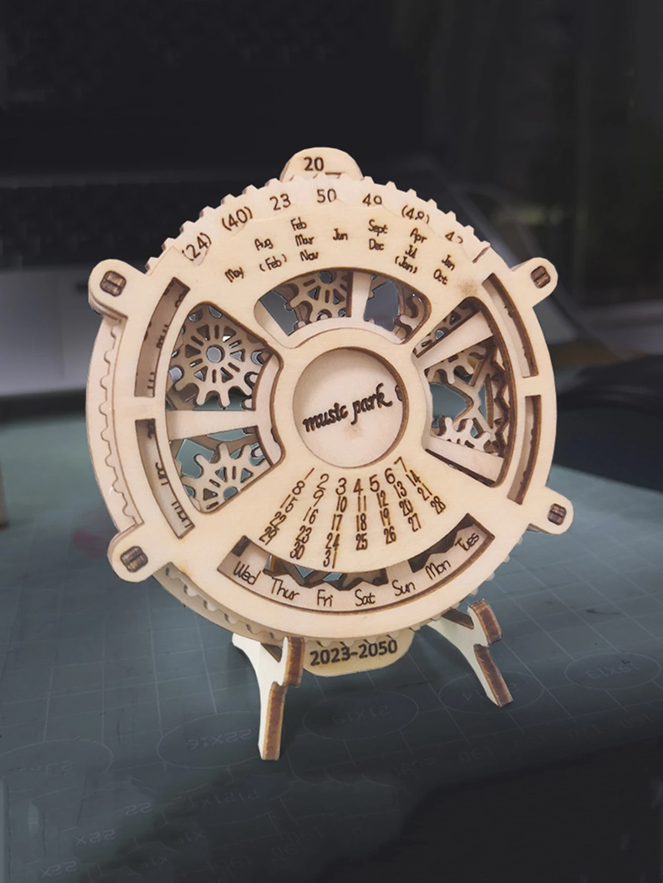 3D Wooden Puzzle Perpetual Calendar Mechanical Gears Toy Building Set Brain Teaser Games Engineering Toys model kits handmade