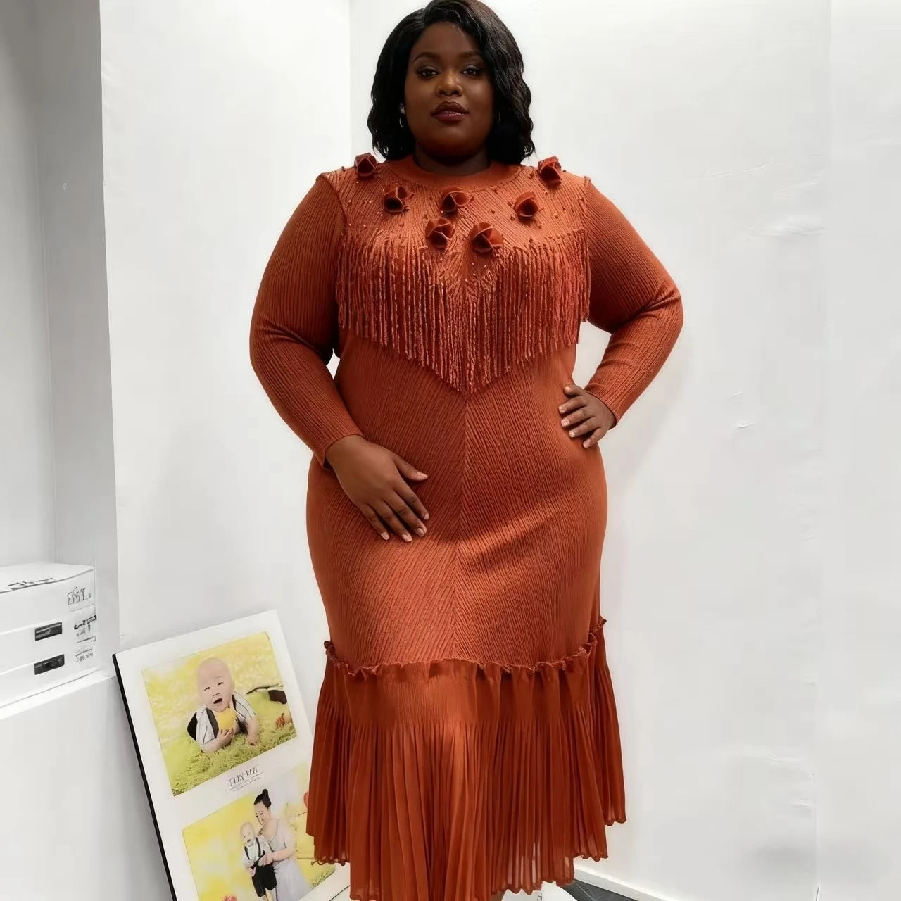 

Fall/Winter 2025 Miyake New Solid Color Pleated Nail Bead Dress Three-dimensional Flower Loose Crew Neck Fringed Women's Dress