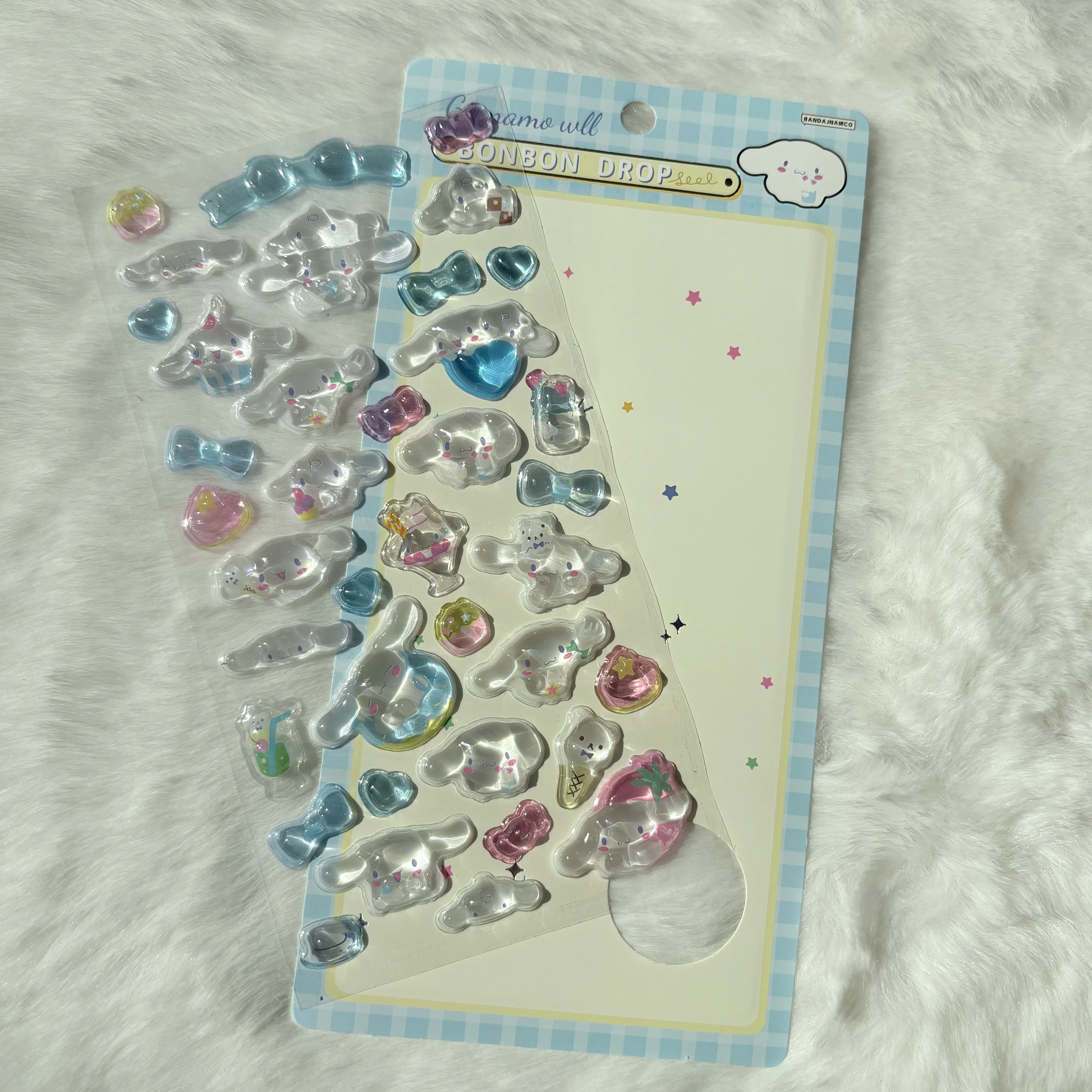 Autocollants en cristal en relief 3D Sanrio populaires - Hello Kitty, Kuromi, Cinnamoroll, adaptés à la décoration DIY sur les coques de téléphone