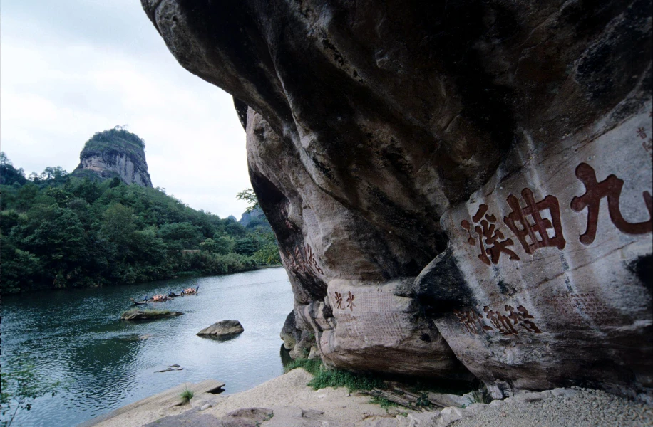 12V 24V 48V 5000W 6000W MPPT Hybrid Wind Solar Charge Controller Regulator Built In wifi For Home Wind Solar Power System