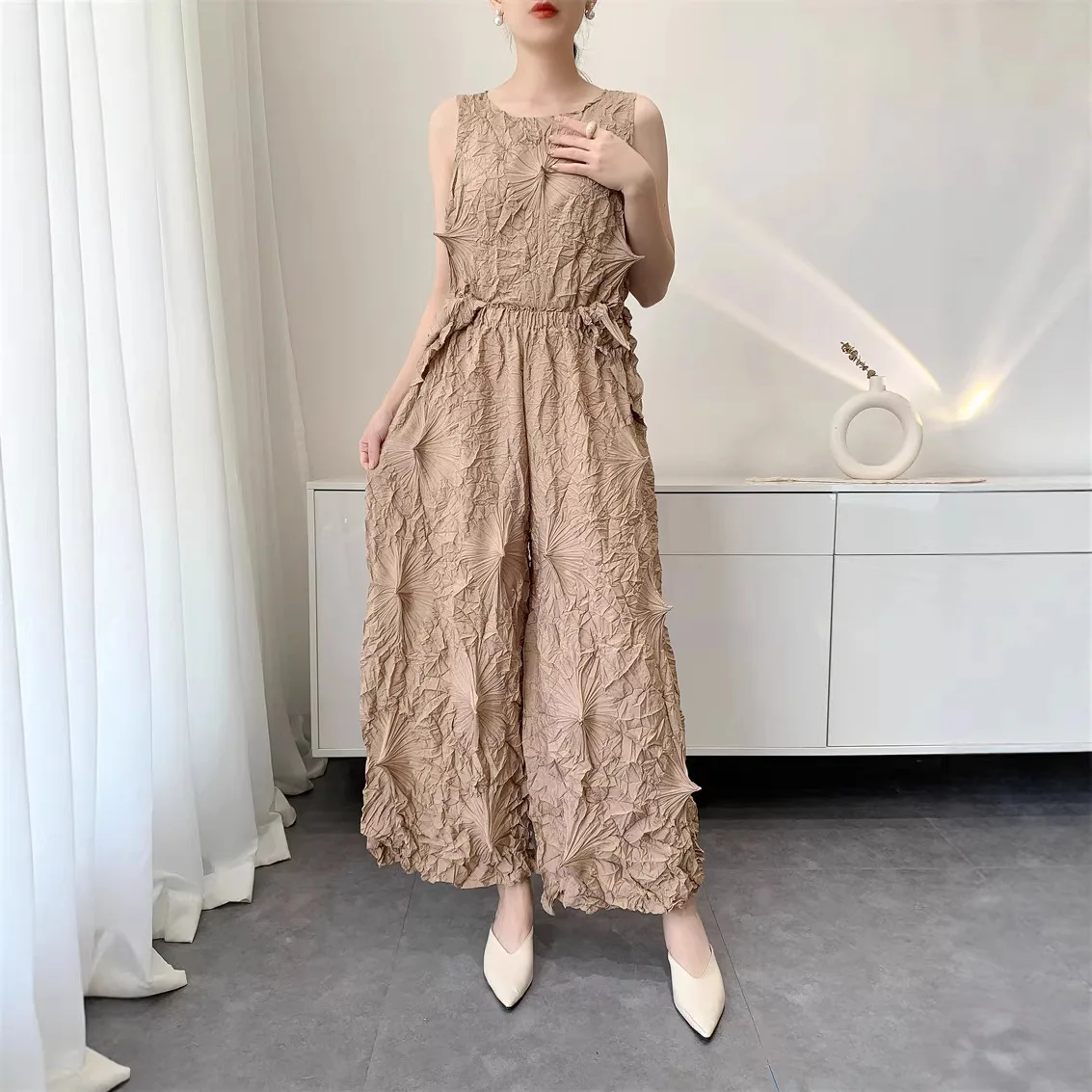 

Miyake Handmade Pleated Pants Suit Women's 2026 Summer New Sleeveless Vest Top + Pants Comfortable and Casual Two-piece Set