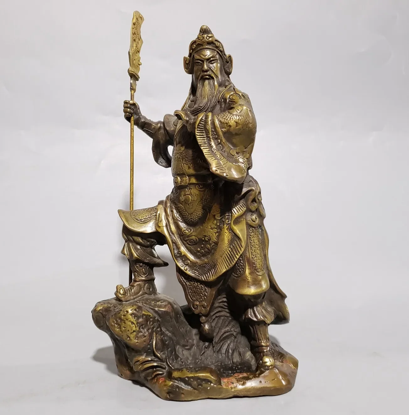 

Chinese God of Wealth Guan Gong Decorative Statue Guan Yu Buddha Statue Sculpture Retro Home Decor Accessories Brass Figure Scul