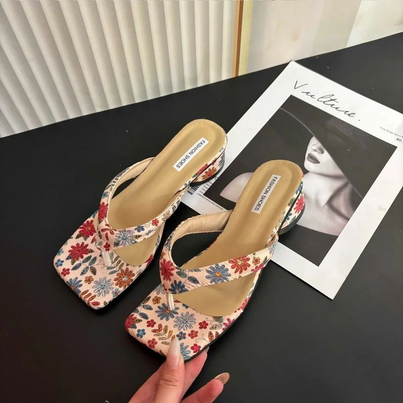 

Шлепанцы женские на массивном каблуке, Простые сандалии для девочек, летняя обувь, Размеры 35-40