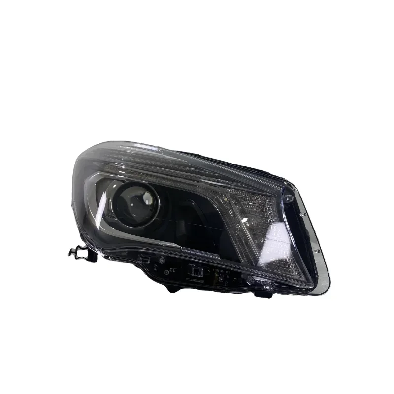 Faros Xenón HID para Mercedes-Benz W117 - close-up view