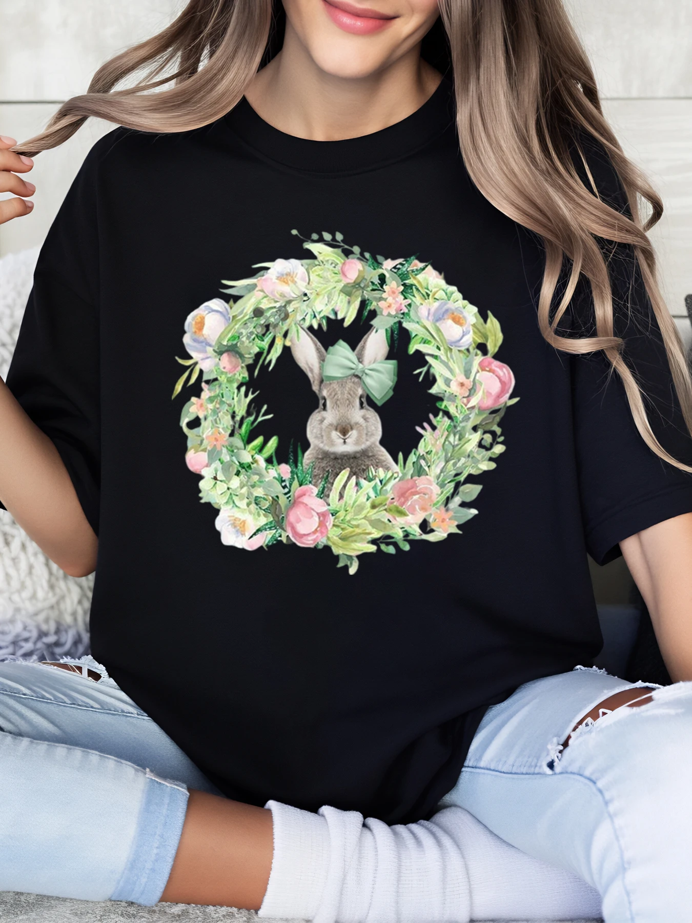 เสื้อยืดลายพิมพ์กระต่ายดอกไม้สำหรับเทศกาลอีสเตอร์ ผู้หญิง ลำลอง ชุดฤดูใบไม้ผลิ สีดำ ไซส์ใหญ่