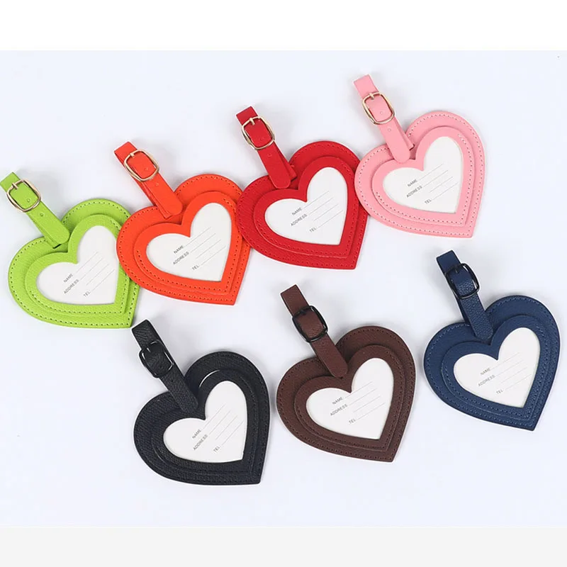 Etiqueta de bagagem simples de couro pu para mulheres homens colorido pu em forma de coração etiquetas de cartão penduradas anti perda