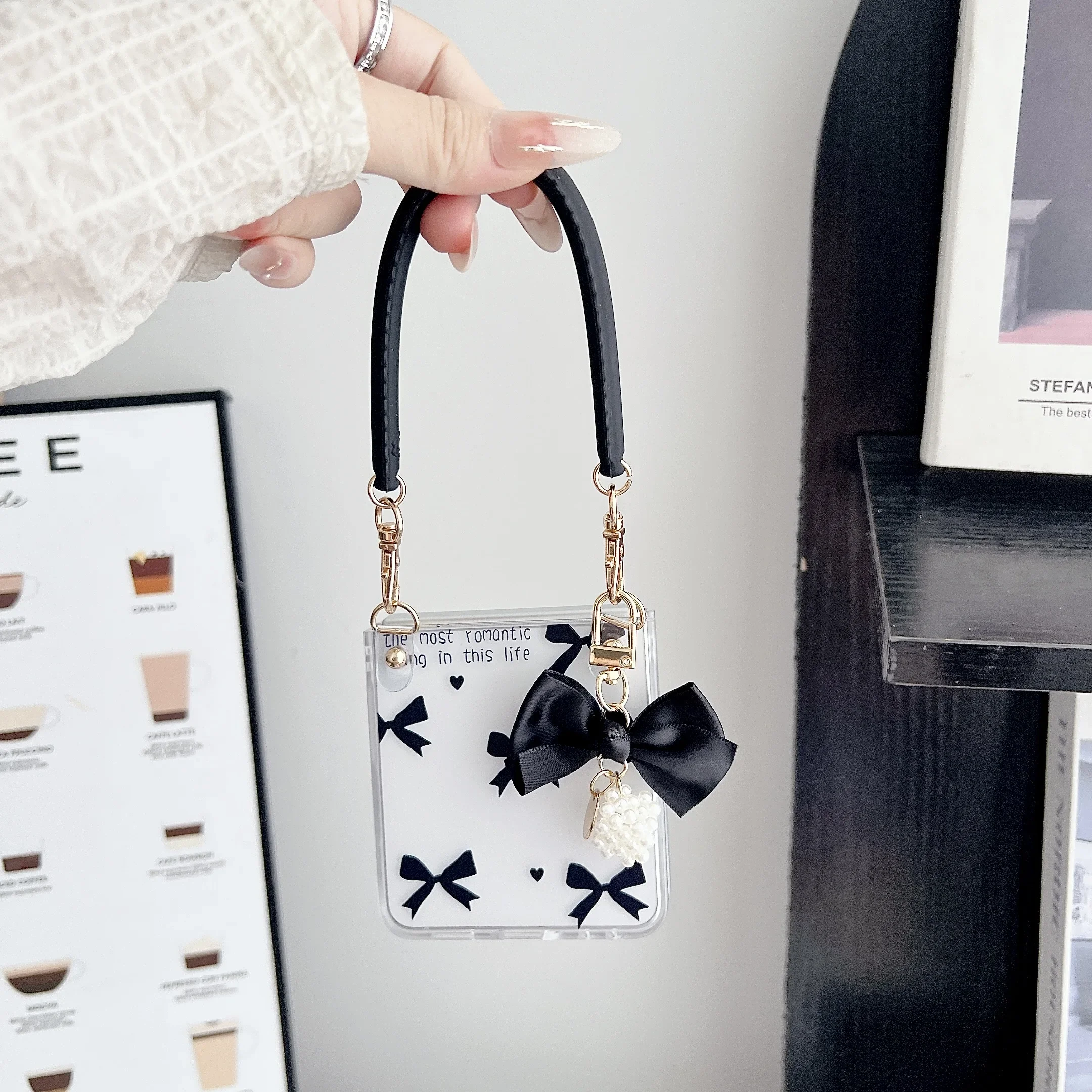 

For Samsung Galaxy ZFlip7 Z Flip 3 ZFlip4 ZFlip5 ZFlip6 ZFlip7 5G Case INS Cartoon Cute Bow With Wrist Strap Phone Accessories