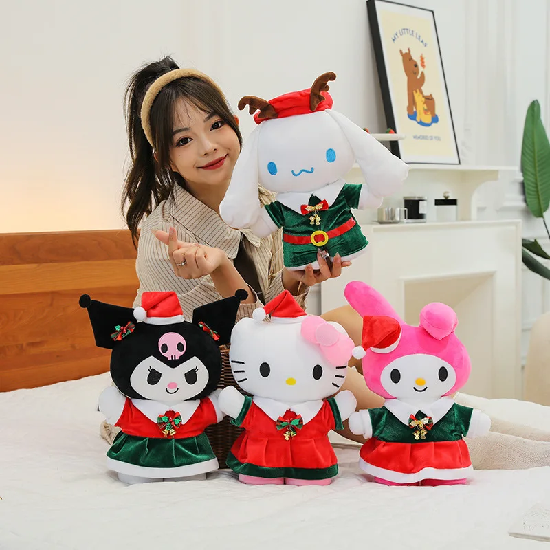 หมวกคริสต์มาสน่ารักลายซานริโอ้ ตุ๊กตาเฮลโลคิตตี้ คุโรมิ ของเล่นตุ๊กตาขนนุ่ม ของขวัญคริสต์มาสสำหรับเด็กผู้หญิง ตกแต่งห้อง