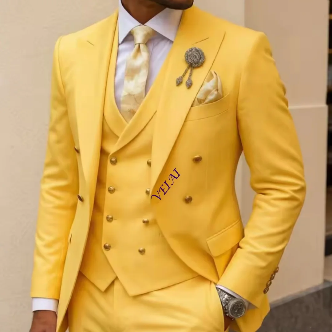 Mens White 3 Piece Suits Double Breasted Waistcoat Wedding Tuxedo Shiny Gold Buttons Luxury Formal Groom Prom Party Celebration