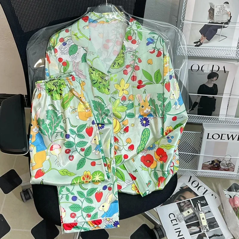 بيجامة نسائية حريرية بأكمام طويلة بيجامة بدلة زهرة مطبوعة عالية الجودة من الحرير الجليدي يمكن ارتداؤها خارج المنزل بيجامة