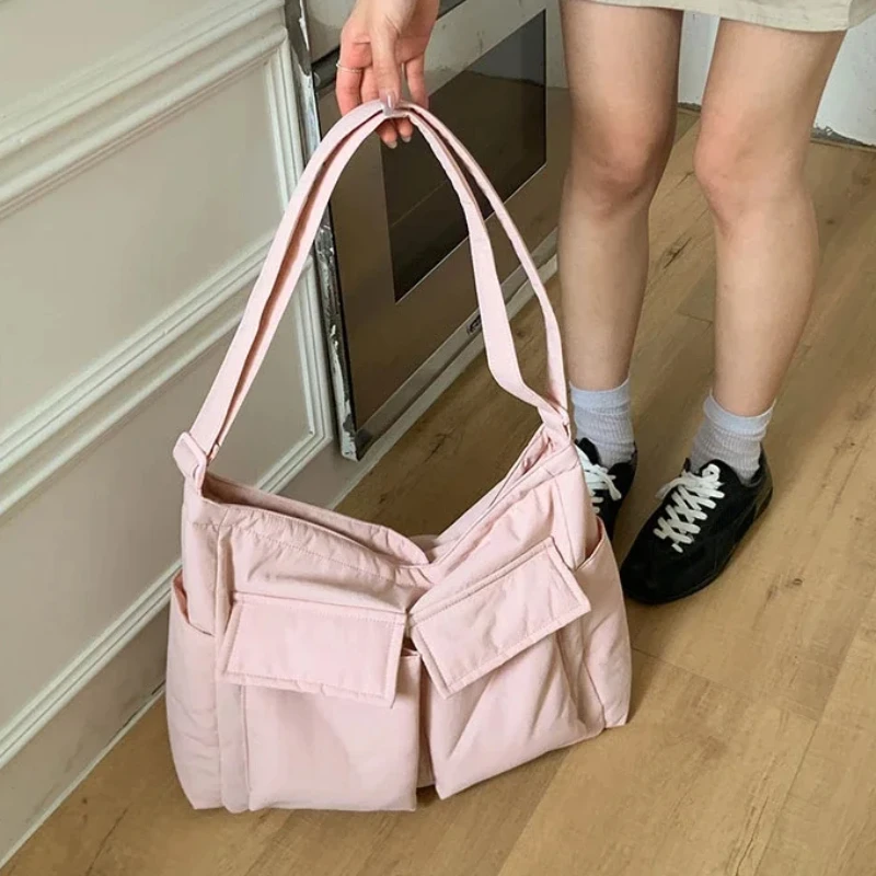 

Large Capacity Nylon Solid Color Shoulder Bags Multiple Pockets Commuting Handbags 2025 Hot Sale Sewing Versatile Female Bags