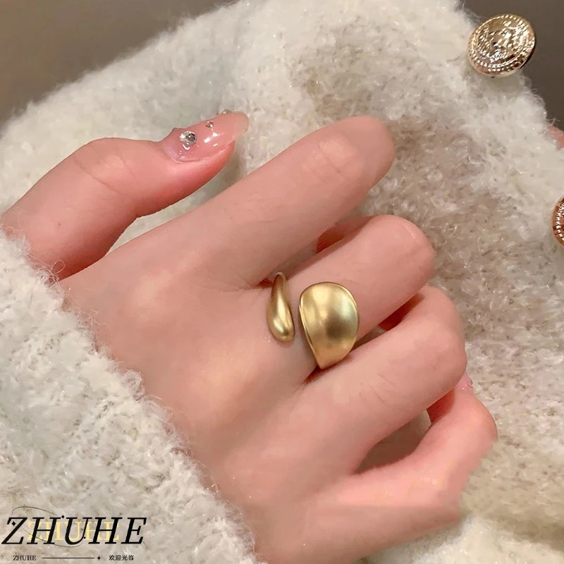 

The Retro Irregular Matte Material Ring Is A Niche And Fashionable Carnival Jewelry Accessory Designed For Women