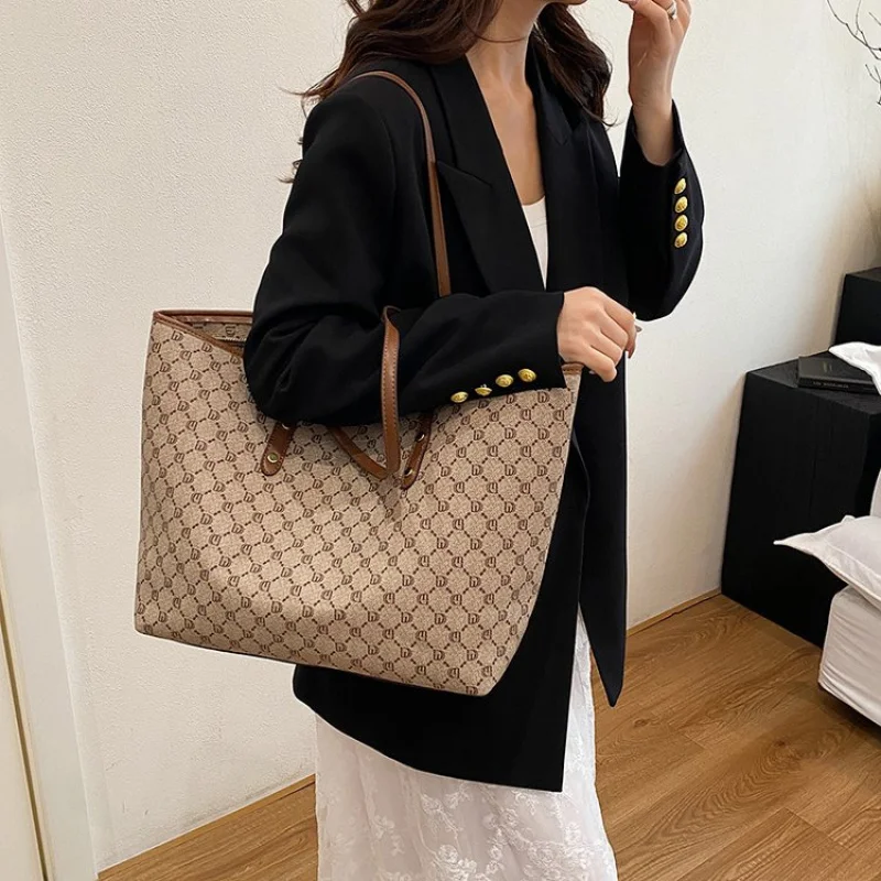 

High-End Women's Crossbody Bag Luxury Designer Leather Shoulder Handbag Ladies Fashionable Tote Purse Elegant Top Handle