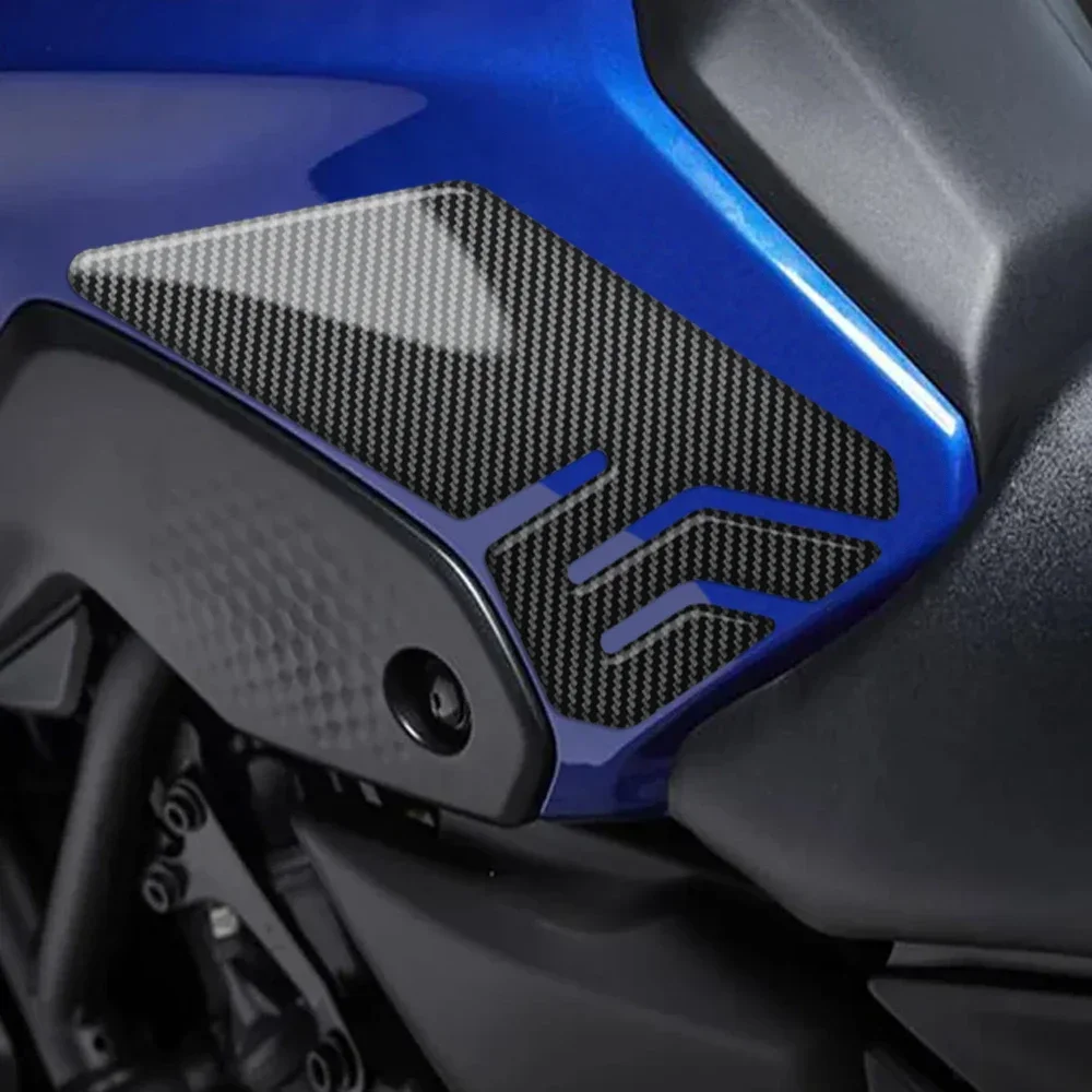 

Мотоциклетная карбоновая боковая накладка на бак, защита наколенника для Yamaha MT-07 2021-2024, защита карбоновой наклейки