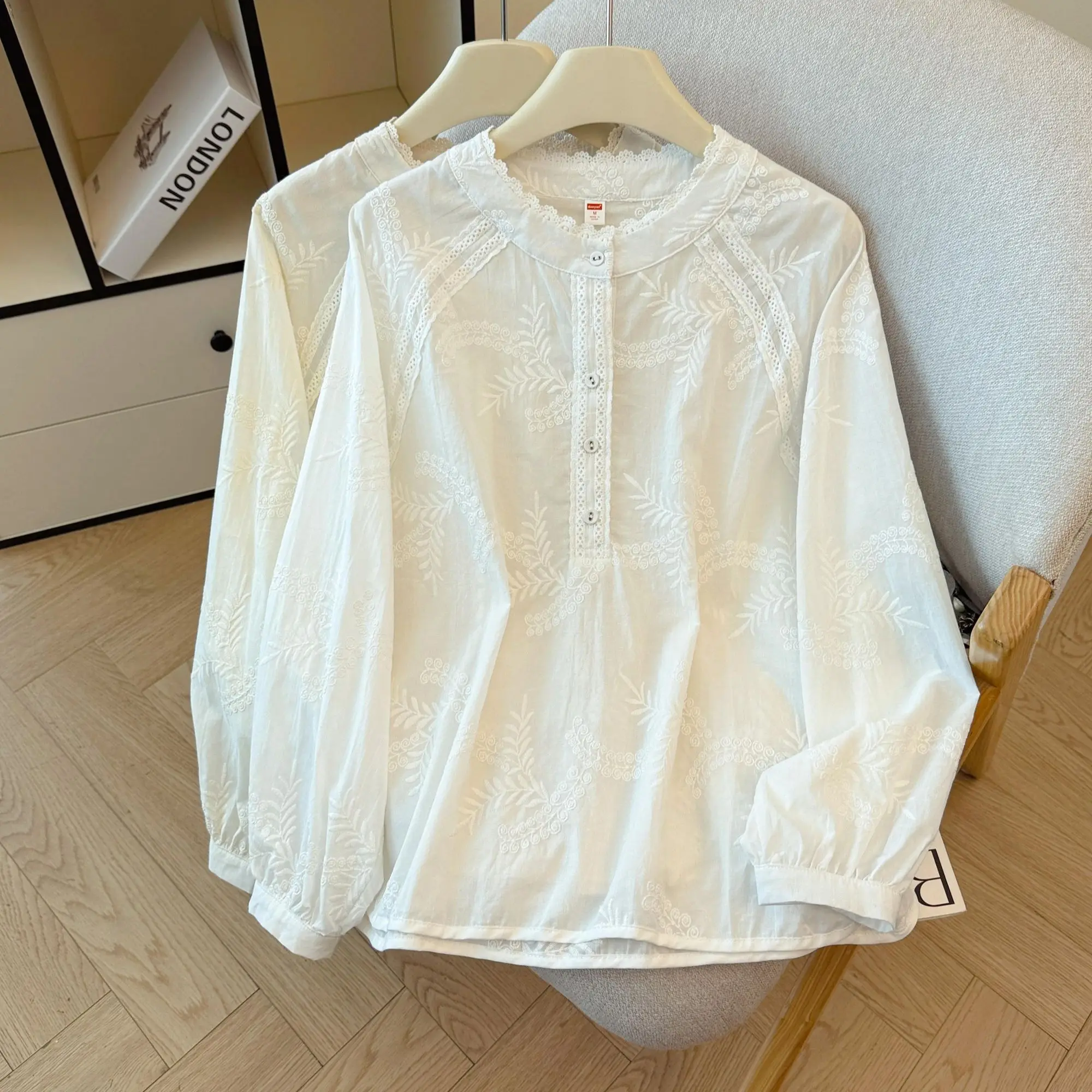 

Embroidered Round Neck Long Sleeved Shirt For Spring 2026 New Style Loose Casual Top For Women