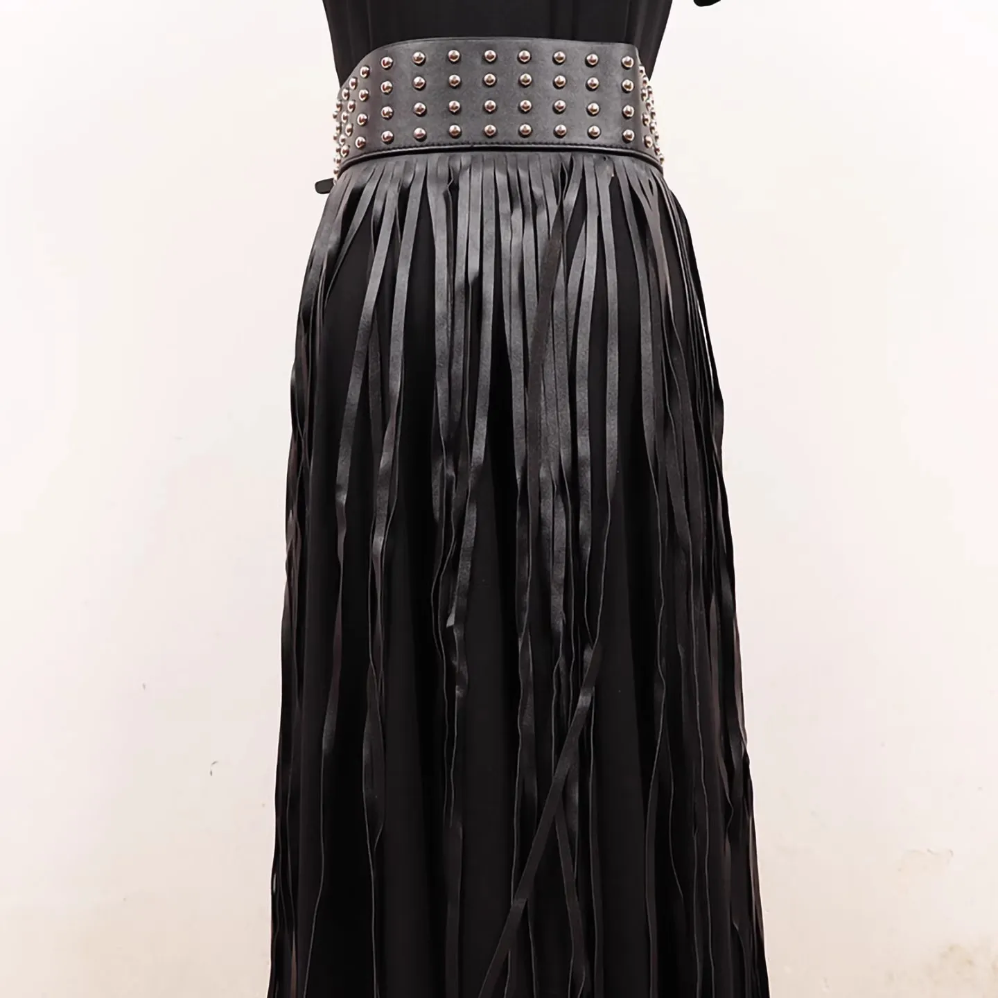 

Ремень из искусственной кожи с заклепками и кисточками, женские модные пояса в стиле панк, женское платье, корсеты, поясные ремни, украшения, широкий пояс R2627