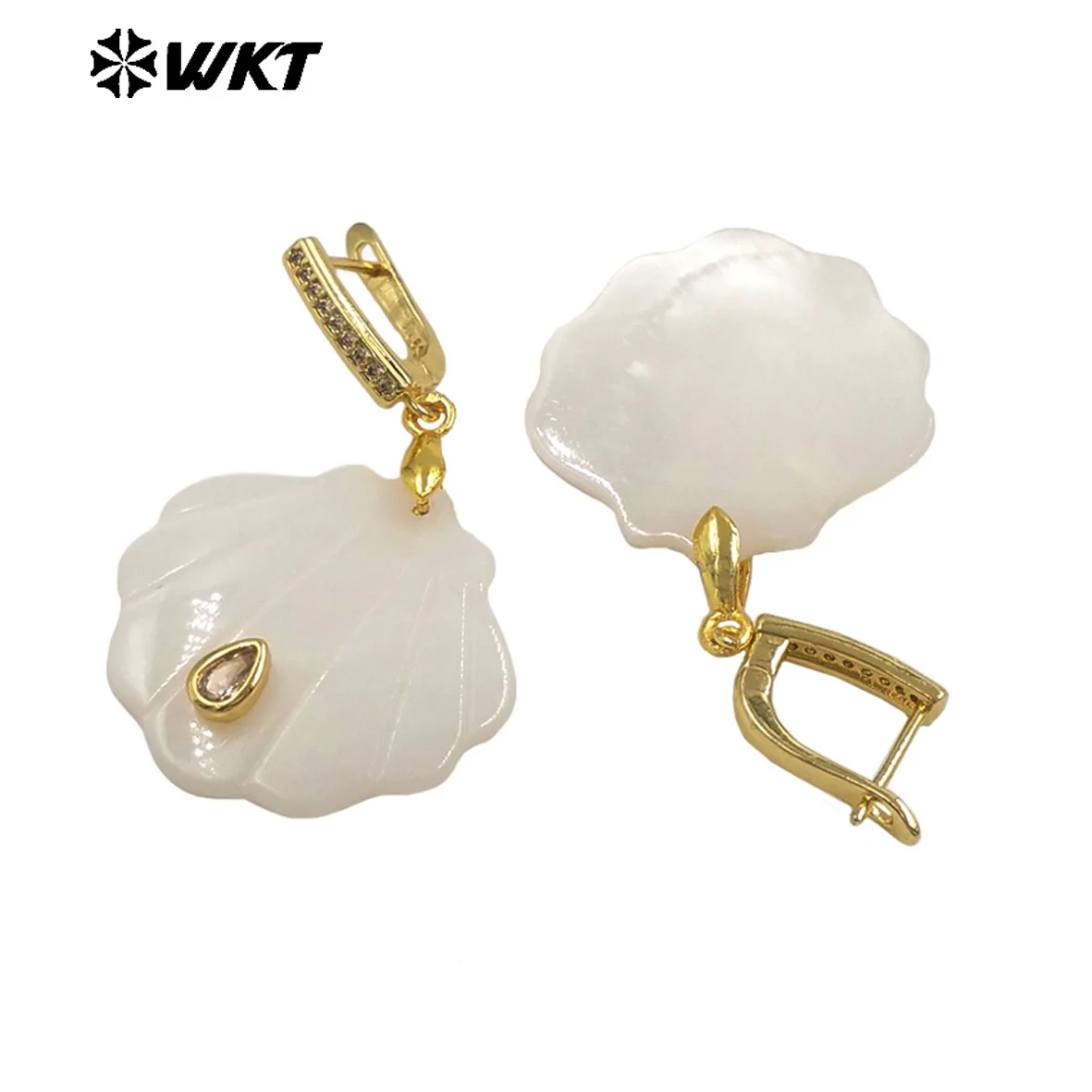 WT-MPE180 Women Fashion Simple Design Waterdrop Shape Zircon And Natural Shell Pendant Earrings As Daily Decorative Jewelry
