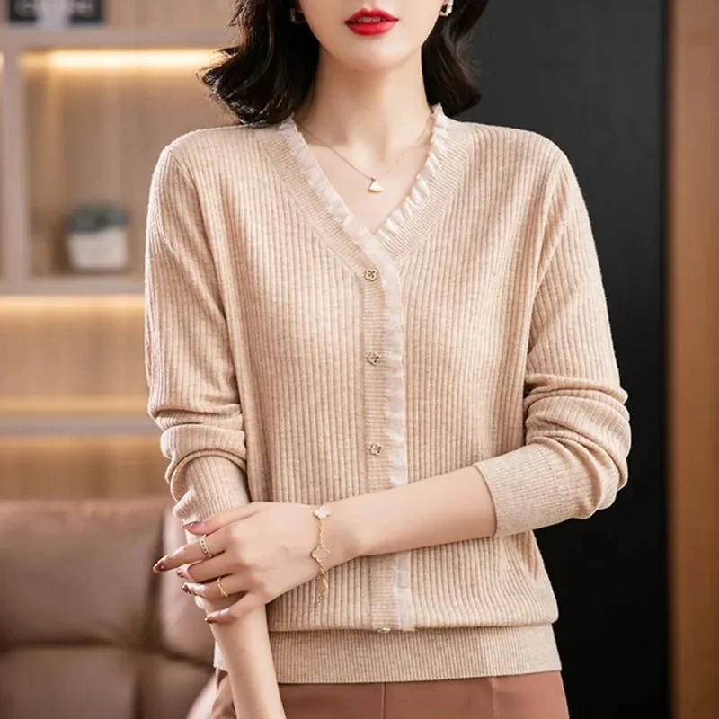 High Quality Coat Lace Knitwear Spring Autumn 2024 Large Size Sweater Women\'s New V-Neck With Loose Top Bottoming Shirt Ladies