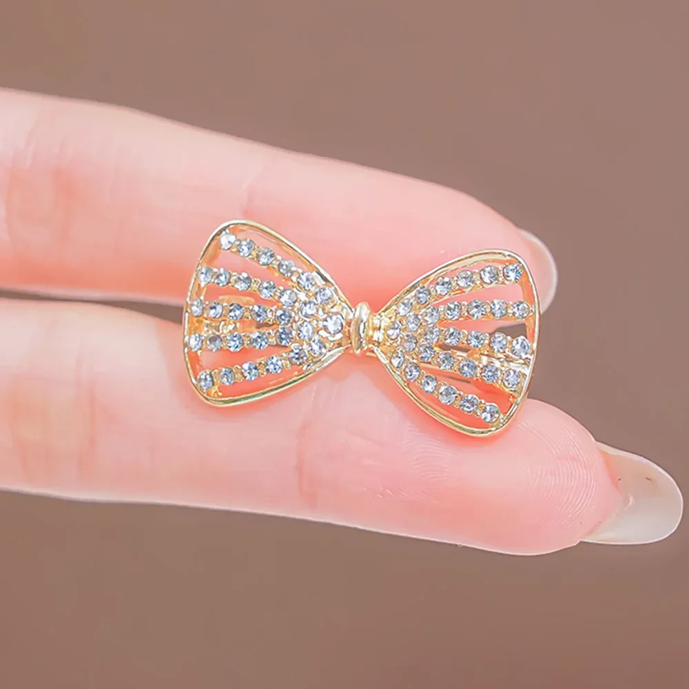 2024 Full Rhinestone Bowknot Shape Brooch for Women Girls Exquisite Suit Accessories Elegant Jewelry Party Gift Wholesale Bulk