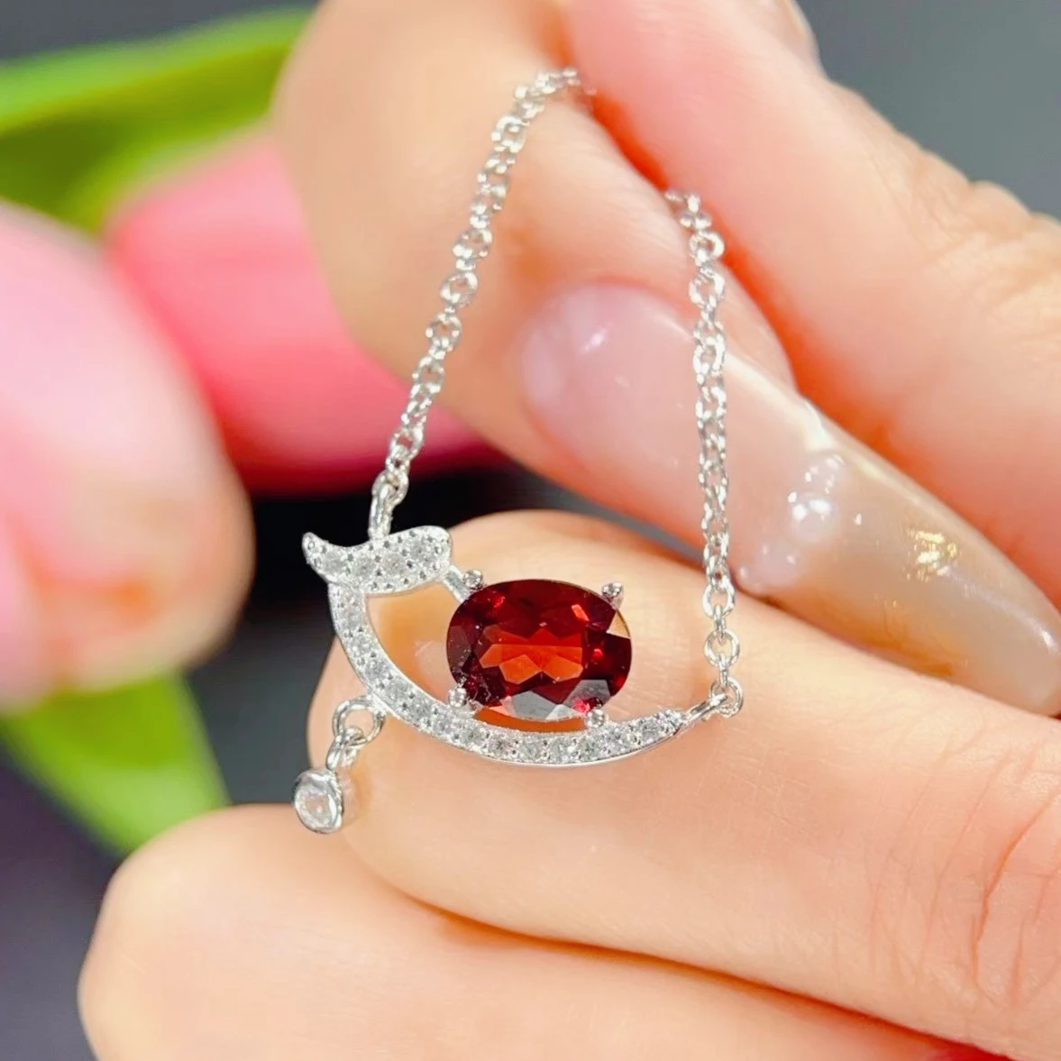 

Hotsale Silver Gemstone Necklace 8mm*6mm1ct Natural Garnet Pendant with Certificate 925 Silver Garnet Jewelry with Gold Plating
