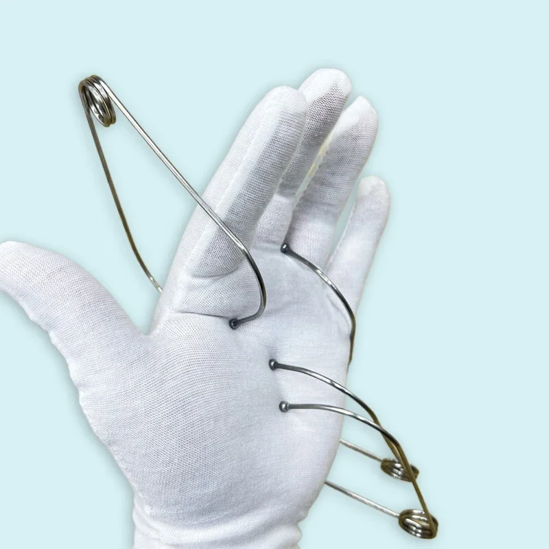 

Portable Hand Massager, Metal Acupressure Clip for Finger and Palm, Meridian Therapy Tool with Chart for Office Use & Stress Rel