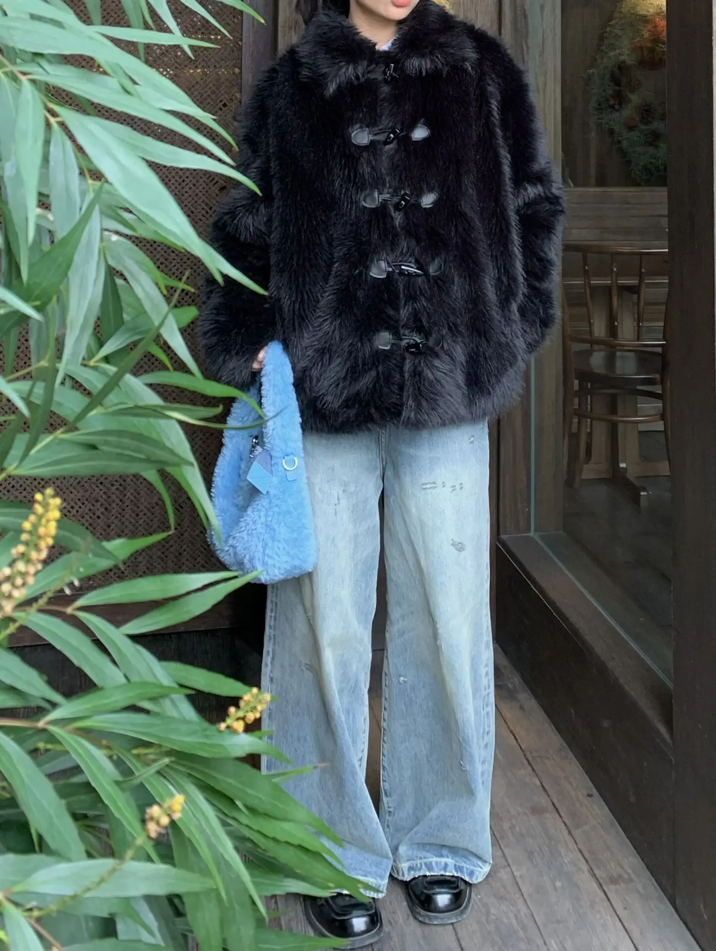 Sztuczne futro w panterkę, płaszcze damskie z kieszeniami, mankiety, na koncert, damskie, uniwersalne, odzież wierzchnia, inspirowane futrem, marszczenia, delikatne, awangardowe.