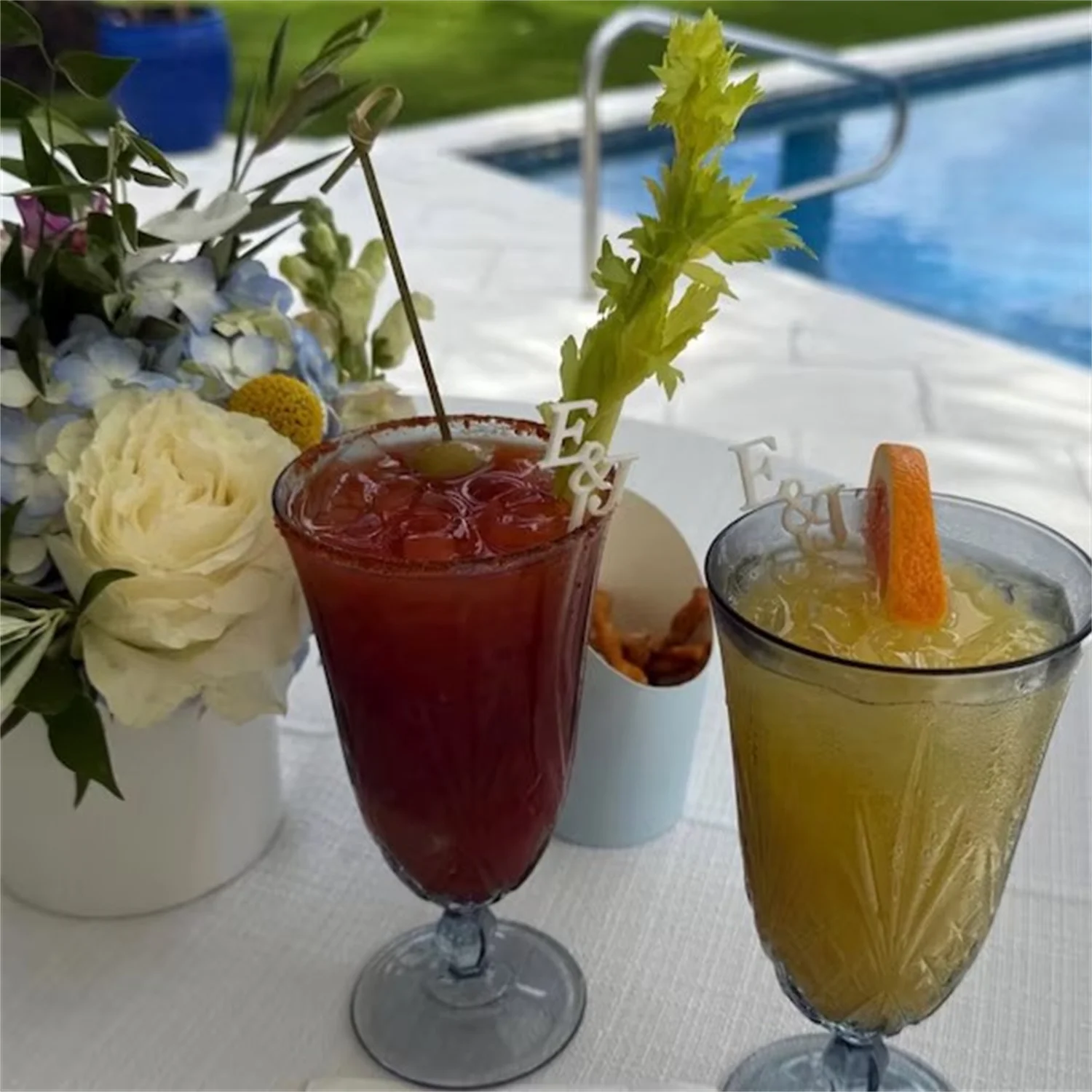 تخصيص الزفاف كوكتيل النمامون إلكتروني قطع كوكتيل أفرط العصي ديكور للطاولات شخصية الاكريليك حزب شرب النمامون