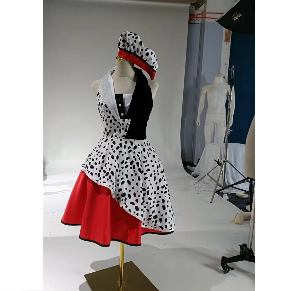 

Белый, черный дьявол, ведьма, далматинс, карнавальный костюм, нарядное платье в горошек с собакой, аксессуары, наряд на Хэллоуин