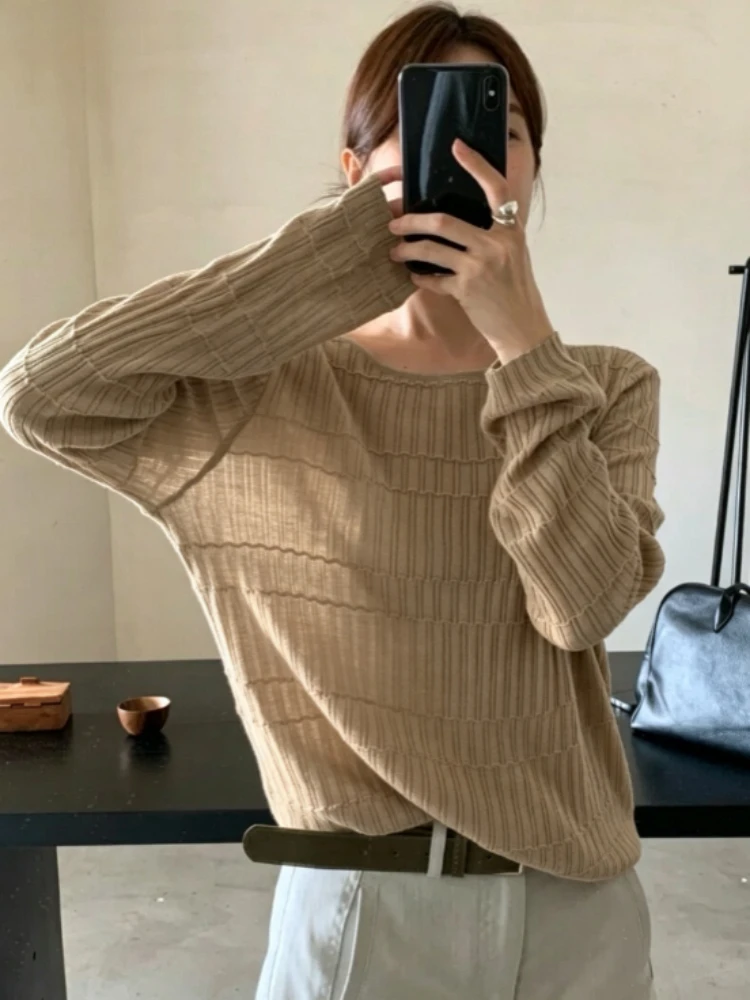 French Vintage Minimalist Relaxed Vibe Knitted Sweater Women Long Sleeve Korean Elegant Daily Commuter Office Lady Fashion Tops