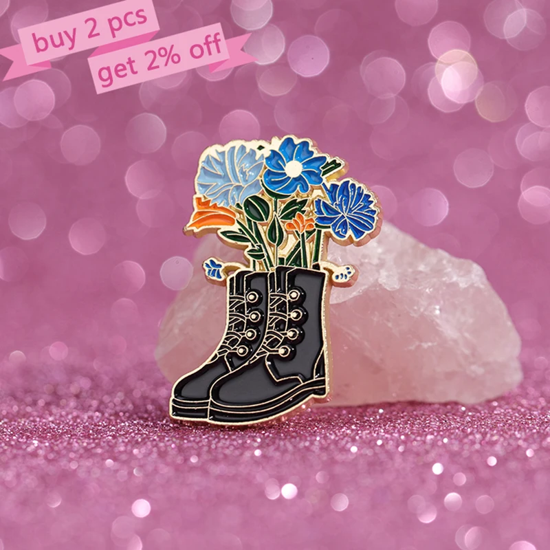 Boot bunga Enamel pin kustom lucu indah biru bunga bros kerah lencana tanaman lucu perhiasan hadiah untuk anak-anak teman