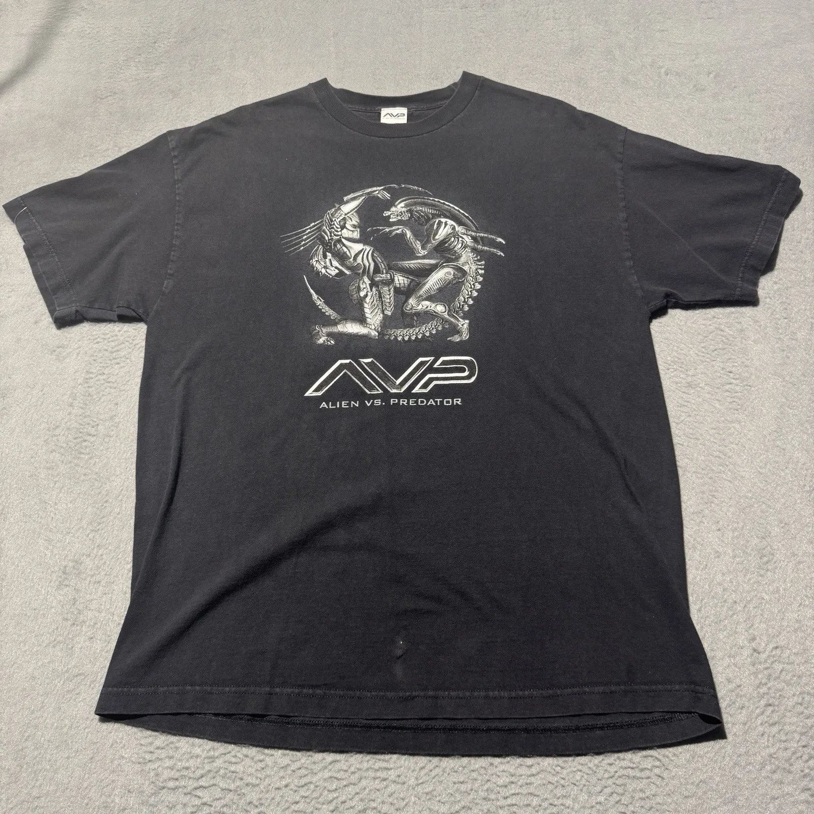 Camiseta vintage de la película Alien vs Predator con la frase “Quien gane… nos perderemos”, talla XL